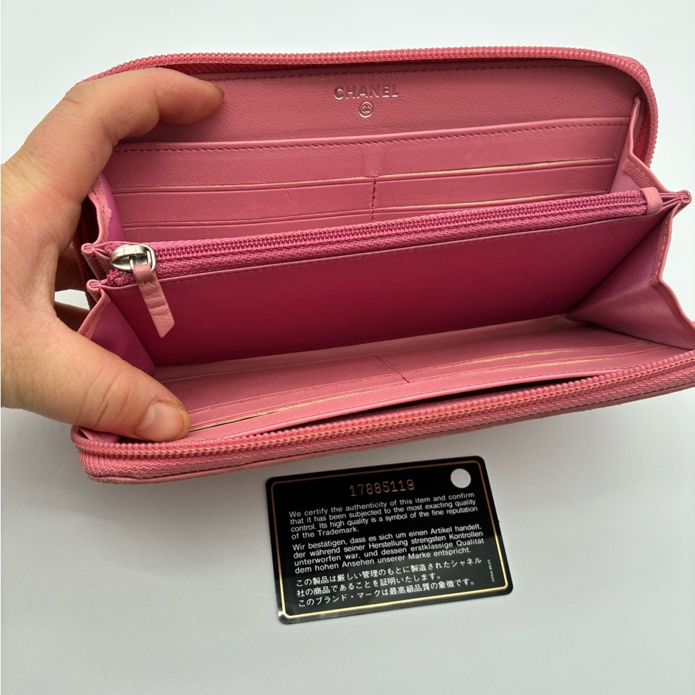 CHANEL PINK CC CAMELLIA FLOWER LAMBSKIN ZIPPY WALLET - Picture 3 of 16